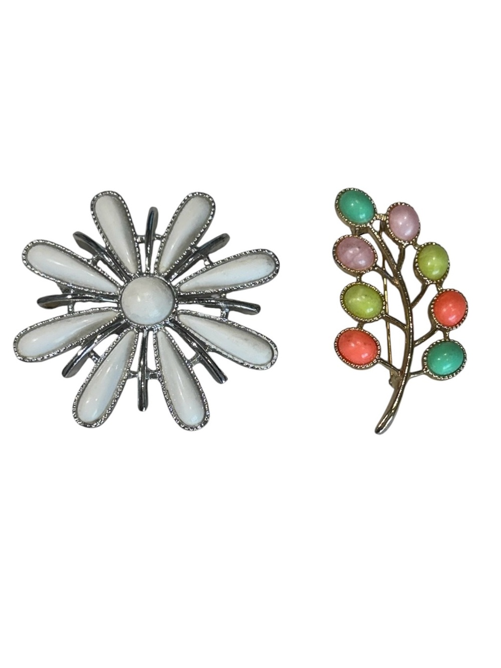 VTG Sarah Coventry Lot of 2 Brooches White Flower Blossom &  Candy Land Pastel